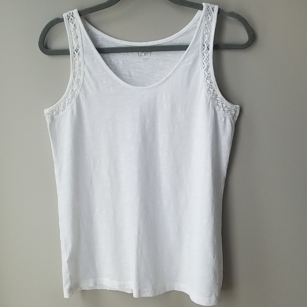 Loft crochet trim tank